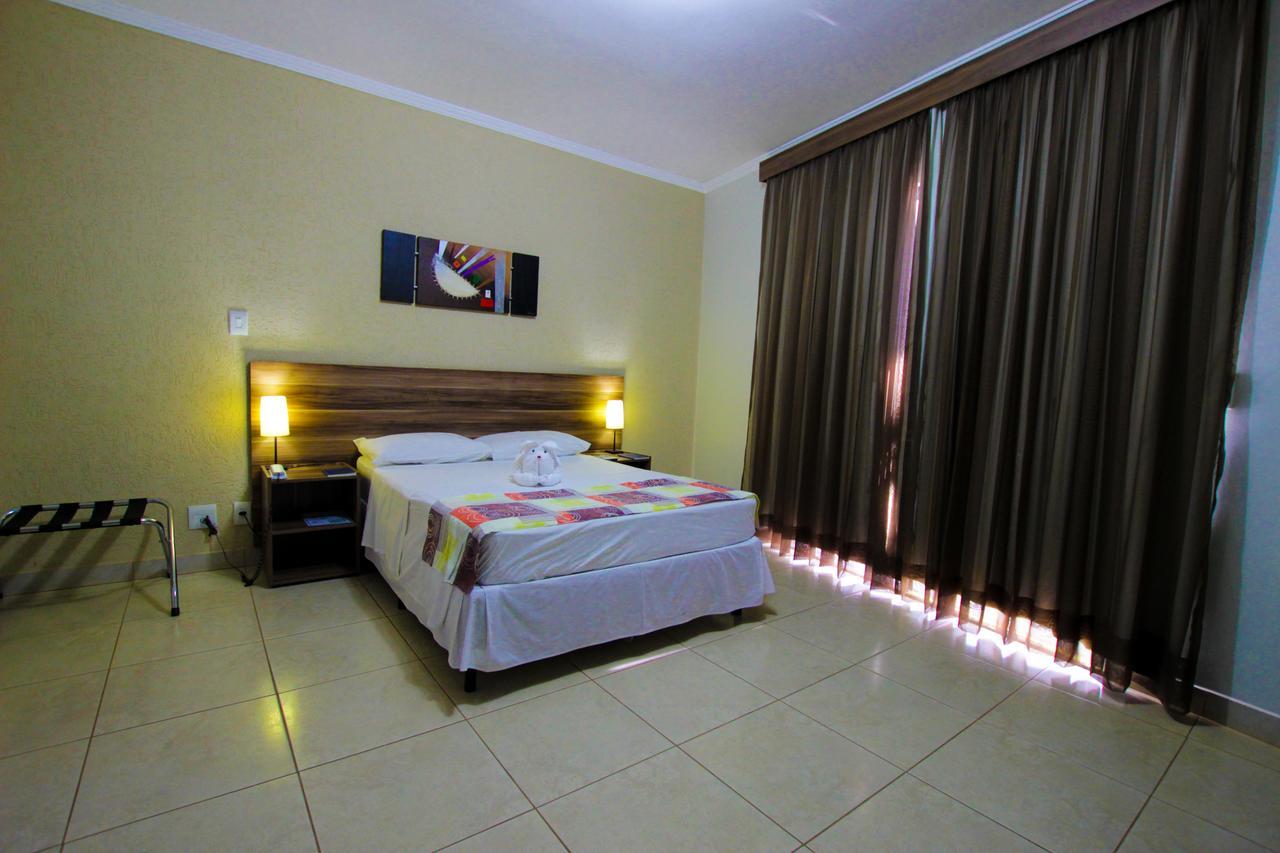 Beira Lago Palace Hotel Morrinhos Kültér fotó